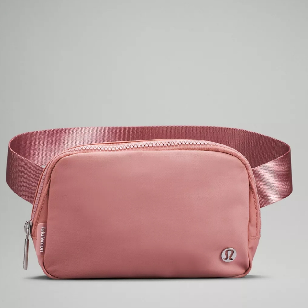 NWT Lululemon Everywhere Belt Bag